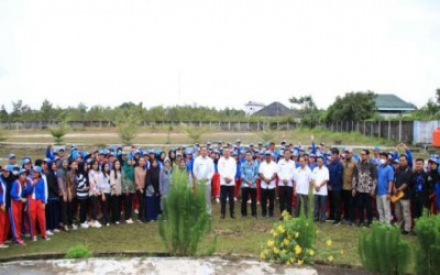 Bupati Melawi Lepas Keberangkatan KKM Mahasiswa STKIP Melawi